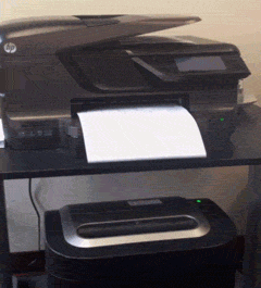 Printer print een vel dat in een papierversnipperaar belandt